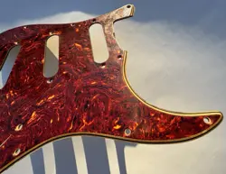 VINTAGE 62 FENDER STRATOCASTER  TORTOISE PICKGUARD  STRAT USA AGED RI 60’ RELIC