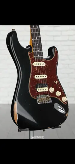 SHOP STRATOCASTER 67
