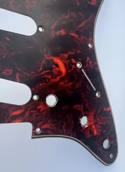 PICKGUARD STRAT TORTOISE