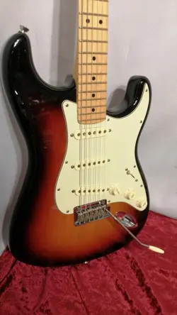 PRO STRATOCASTER USED
