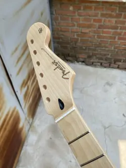 FENDER STRAT MATTE