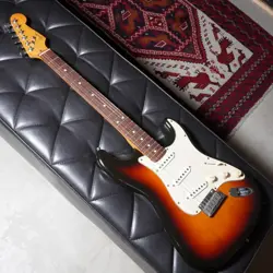 FENDER 1987-1988 AMERICAN STANDARD STRATOCASTER 3COLOR SUNBURST ELECTRIC GUITAR