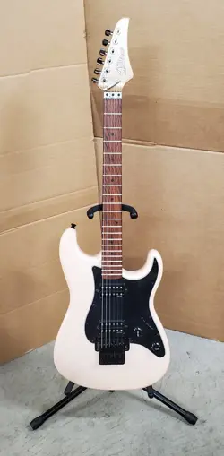 GUITAR FENDER SQUIRE