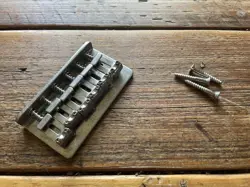 VINTAGE FENDER STRAT HARDTAIL BRIDGE
