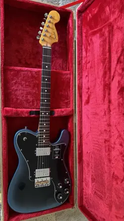 DELUXE GUITAR DARK