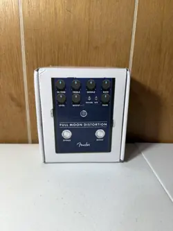 FENDER FULL MOON DISTORTION GUITAR EFFECTS PEDAL FOR PARTS READ DESCRIPTION