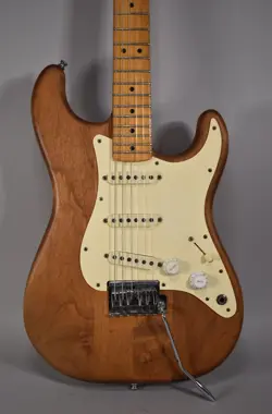 1983 FENDER STANDARD