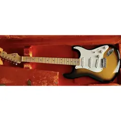 ELECTRIC GUITAR FENDER NEW AMERICAN VINTAGE 1956 STRATOCASTER SUNBURST WITH CASE