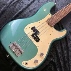 SHOW MODEL BASS