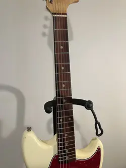 WHITE SHORT SCALE