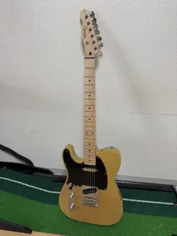GUITAR LEFTY SQUIER