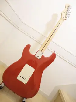 GUITAR SQUIER STRATOCASTER