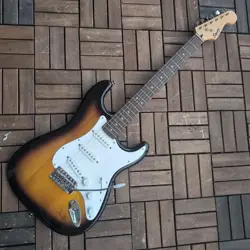 BY STRATOCASTER