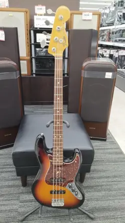 FENDER AMERICAN VINTAGE 62 JAZZ BASS ELECTRIC SAFE DELIVERY FROM JAPAN