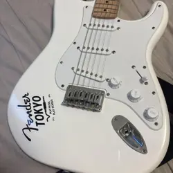 SQUIRE STRATOCASTER WHITE