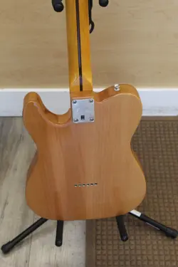 ELECTRIC GUITAR *PRE-OWNED*