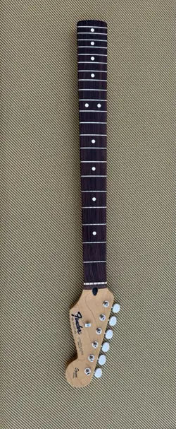 LABEL STRATOCASTER NECK