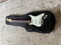 2007 FENDER STRATOCASTER BLACK (MADE IN MEXICO)