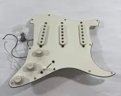 2001 FENDER STRATOCASTER MIM LOADED 3-PLY PICKGUARD SSS PARCHMENT W/ HW