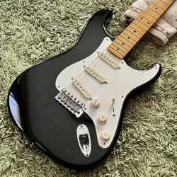 FENDER CLASSIC SERIES 50S STRATOCASTER BLACK ELECTRIC GUITAR USED FROM JAPAN