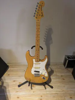 FENDER JAPAN ST71 ASH NATURAL W/GIG BAG ELECTRIC GUITAR USED FROM JAPAN