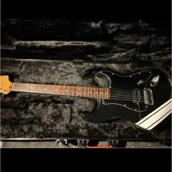 FENDER TOM DELONGE STRATOCASTER