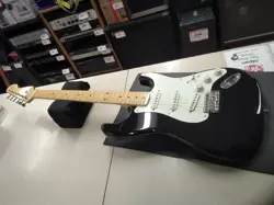 FENDER MADE IN JAPAN TRADITIONAL '50S USED BASSWOOD BODY MAPLE NECK W/GIG CASE