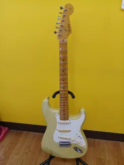 FENDER JAPAN STD-57 CUSTOM MADE STRATOCASTER ELECTRIC GUITAR