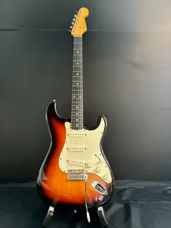 FENDER JAPAN STRATOCASTER ST-62 3TS ELECTRIC GUITAR MADE IN JAPAN