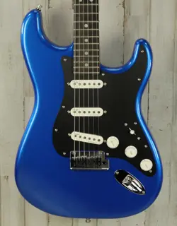 II STRATOCASTER 082