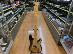 FENDER BASS 57