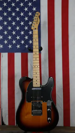 FENDER DELUXE NASHVILLE TELECASTER WITH MAPLE FRETBOARD - 2-COLOR SUNBURST