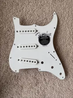 PICKGUARD SSS W/