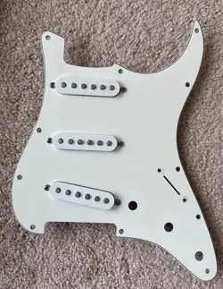 PICKGUARD SSS USED