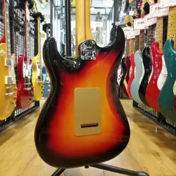 AMERICAN ULTRAII STRAWCASTER