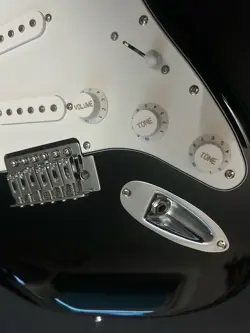 SE STRATOCASTER LOADED