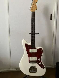 FENDER MADE IN JAPAN 60S JAZZMASTER WHITE ELECTRIC GUITAR USED FROM JAPAN
