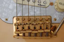 STRATOCASTER CREAM WHITE