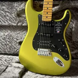 FENDER AMERICAN ULTRA II STRATOCASTER HSS SOLAR FLARE