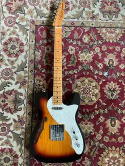 FENDER VINTERA II '60STHINLINE TELECASTER 3-COLOR SUNBURST W/ MAPLE FINGERBOARD