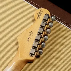 STRATOCASTER ASH JOURNEYMAN