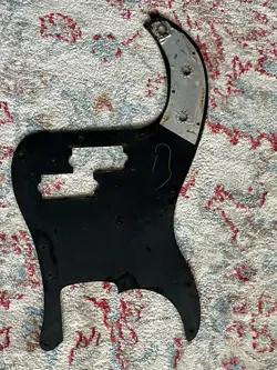 BASS PICKGUARD BLACK