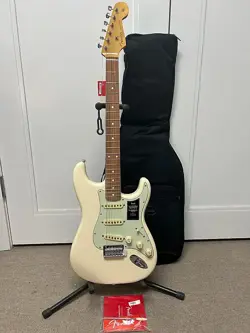 FENDER VINTERA '60S STRATOCASTER MODIFIED W/PAU FERRO FRETBOARD - OLYMPIC WHITE