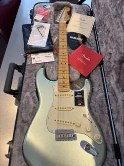 ELECTRIC GUITAR FENDER AMERICAN PROFESSIONAL II STRATOCASTER MYSTIC SURF GREEN