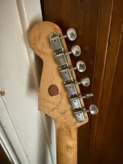 ALUMINUM STRATOCASTER