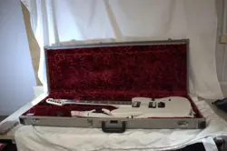 FENDER JIM ROOT JAZZMASTER POLAR WHITE - WITH CASE AND STRAP