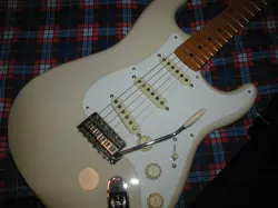 FENDER VINTERA 50S STRATOCASTER ASH BLONDE