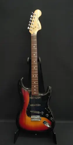 FENDER JAPAN ST72 STRATOCASTER SAFE DELIVERY FROM JAPAN