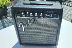 FENDER FRONTMAN 10G 10-WATT ELECTRIC GUITAR AMPLIFIER - BLACK