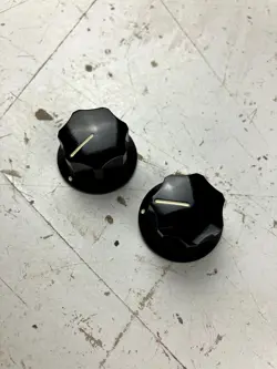 USED 2 X FENDER COSMO KNOB FOR ELECTRIC GUITAR OR BASS (BLACK)